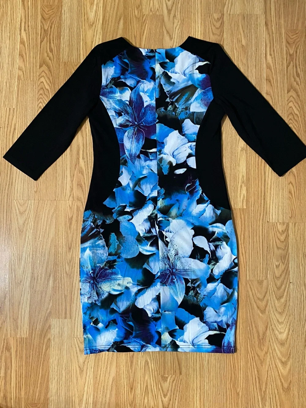 Sz M Rose Burg Blue Floral Dress with Black Side Panels - Picture 7 of 10